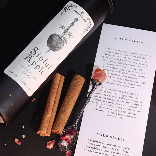 Vela Purificadora “Maçã Pecaminosa” – Coleção Bruxa Ancestral | Sedução, Amor e Paixão