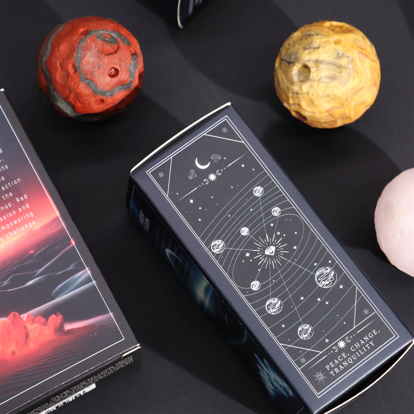 Planeta de Jade Amarelo com Suporte Solar (Saturno) – 40mm